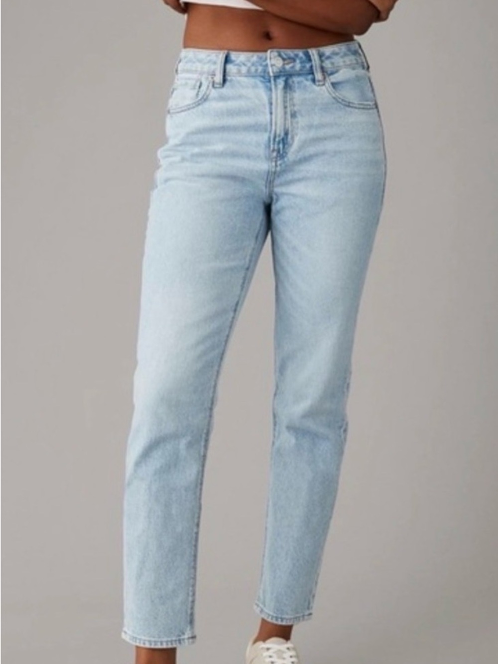 American Eagle Real Good Mom Jeans Size 8 Light Wash 100% Cotton Classic Strigid